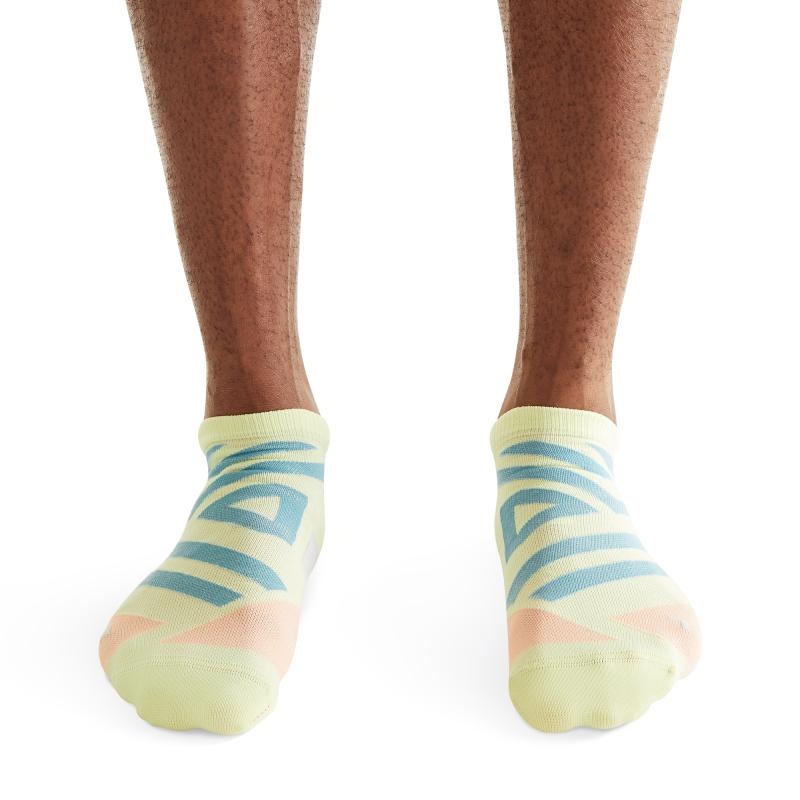 On Running Performance Low Men's Sock Hay | Rose | MWLFY-9841