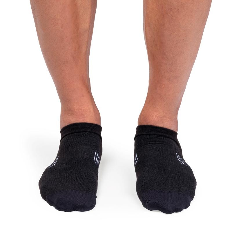 On Running Ultralight Low Men's Sock Black | White | MDSLN-6178