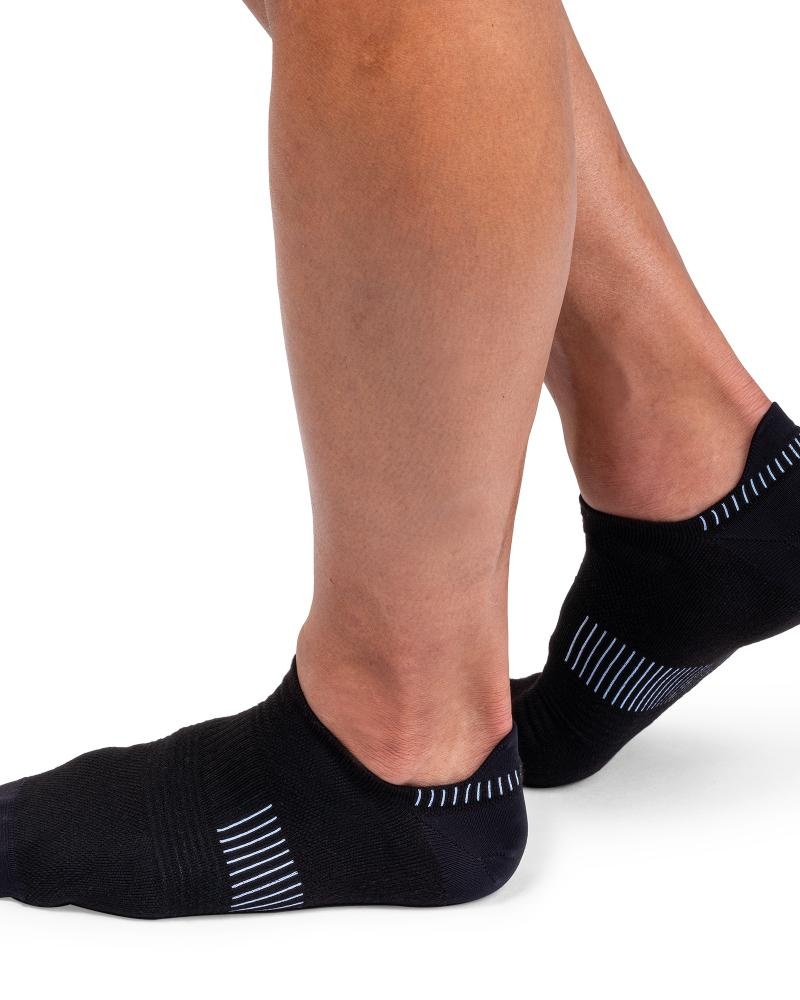 On Running Ultralight Low Men\'s Sock Black | White | MDSLN-6178